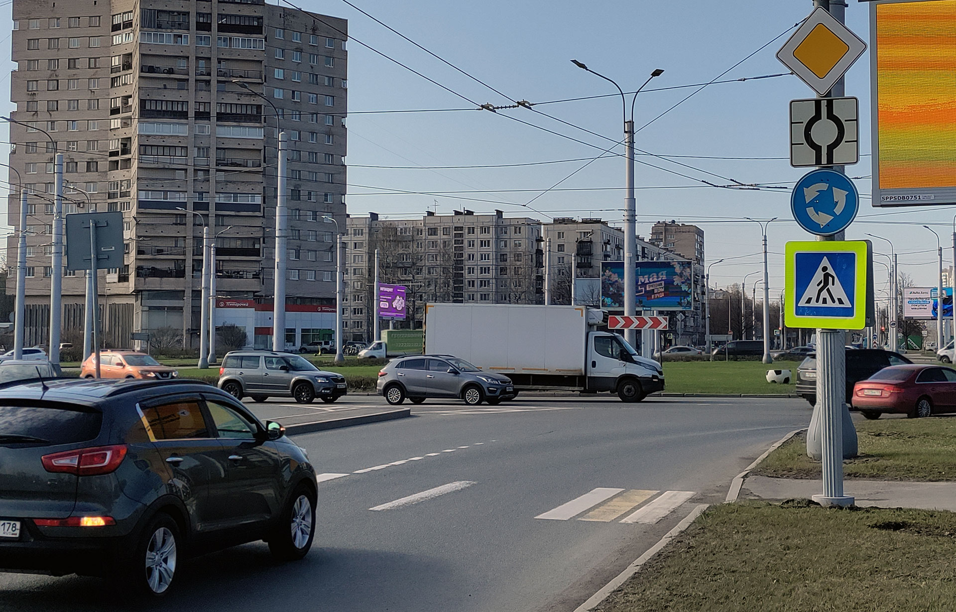 Правила проезда кругового движения