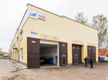 Автодоктор мончегорск. Автосервис автодоктор. Автодоктор визитка. Автодоктор гродно. Автодоктор фото.
